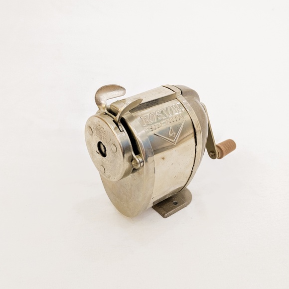 Boston wall mount pencil sharpener - Picture 1 of 3